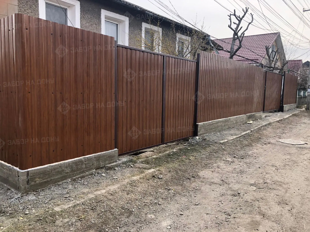 Распашные ворота из профлиста  в Донецке